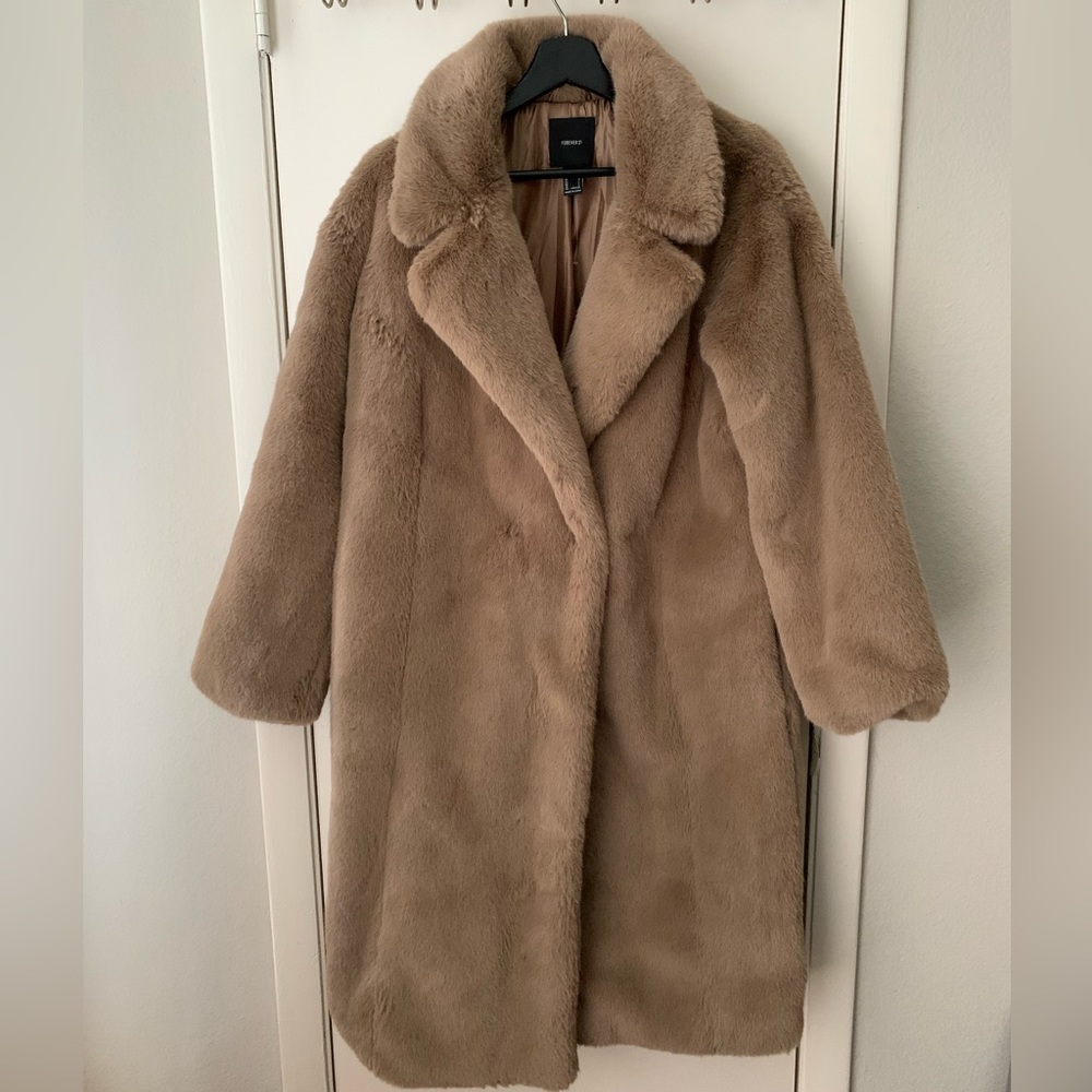FOREVER 21 FAUX FUR TEDDY BEAR COAT - SIZE L - NEW WITHOUT TAG